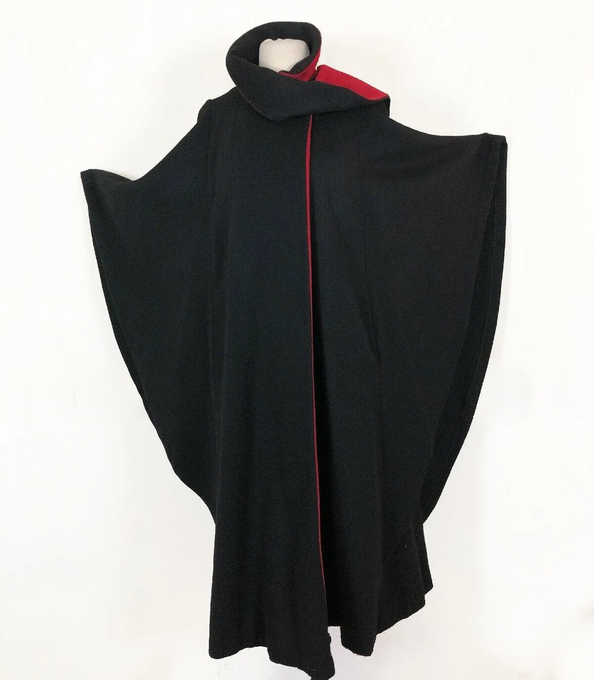 1960s Vintage Black Wool Cape for Sale | Fashionable Retro Outerwear