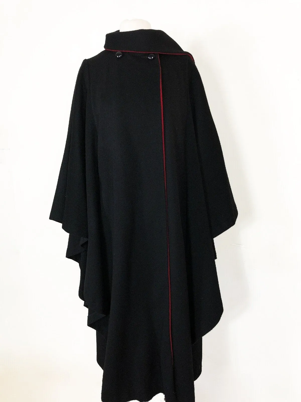 1960s Vintage Black Wool Cape for Sale | Fashionable Retro Outerwear