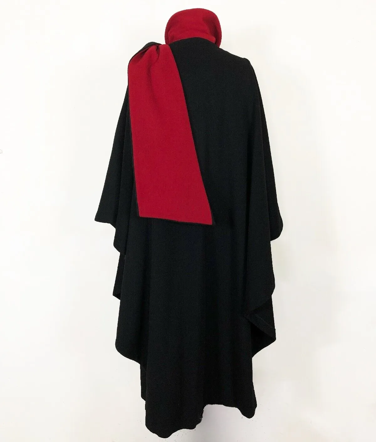 1960s Vintage Black Wool Cape for Sale | Fashionable Retro Outerwear