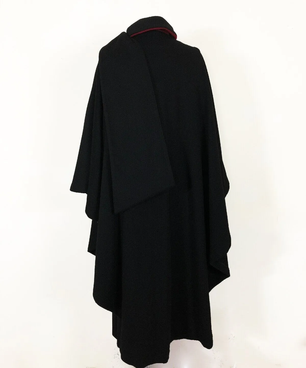 1960s Vintage Black Wool Cape for Sale | Fashionable Retro Outerwear