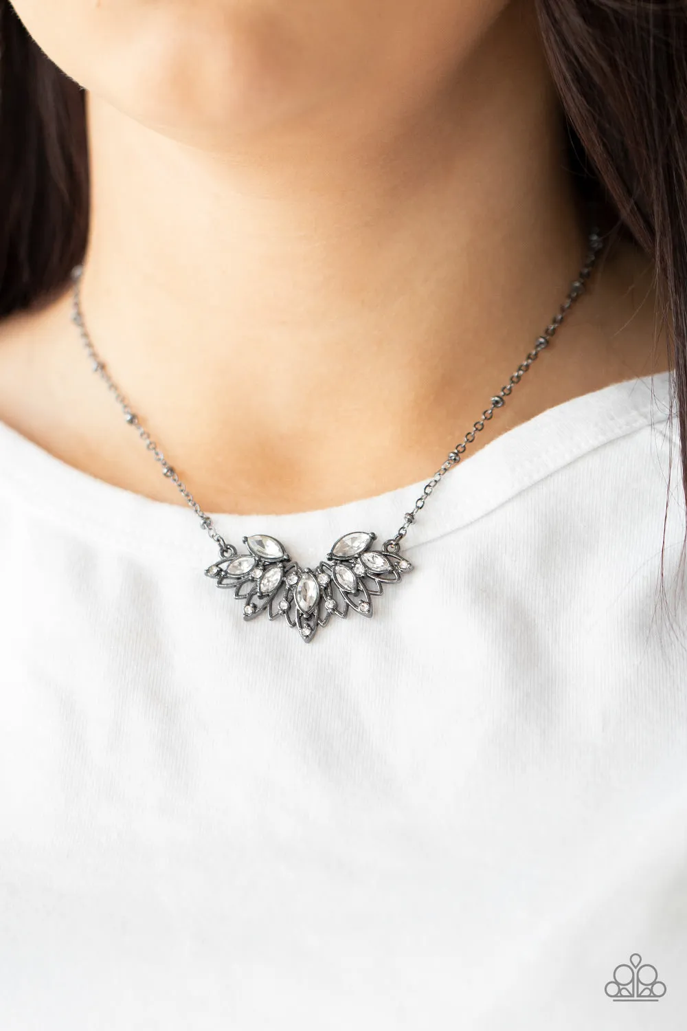 Black Necklace - Deluxe Diadem