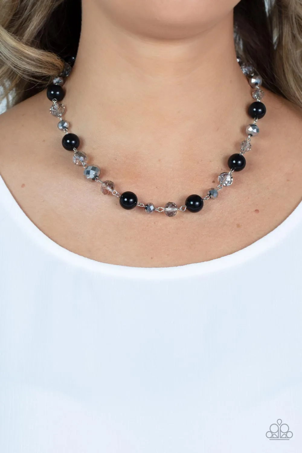 Black Necklace - Stunning and Fashionable Jewelry