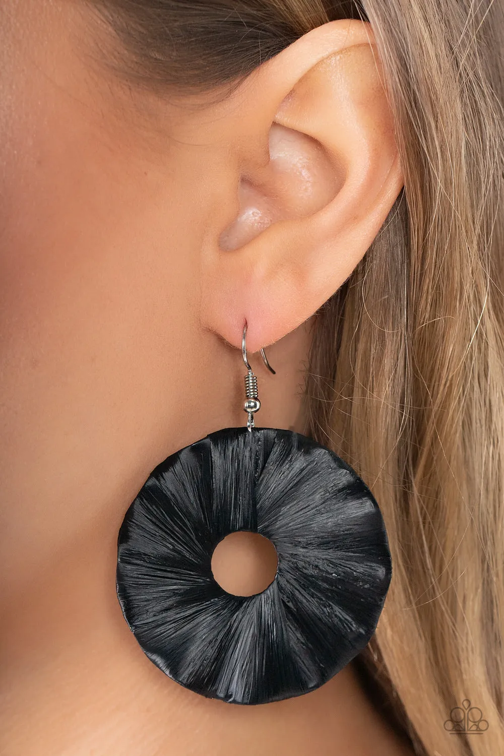 Fan the Breeze - Black Earring - Search engine optimization-friendly