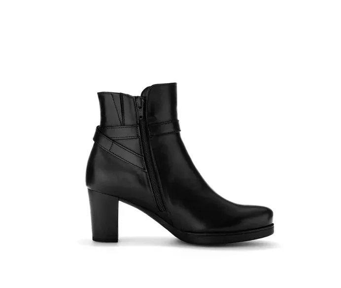 GABOR ankle boot with leather material and block heel, model number 32.083.57.