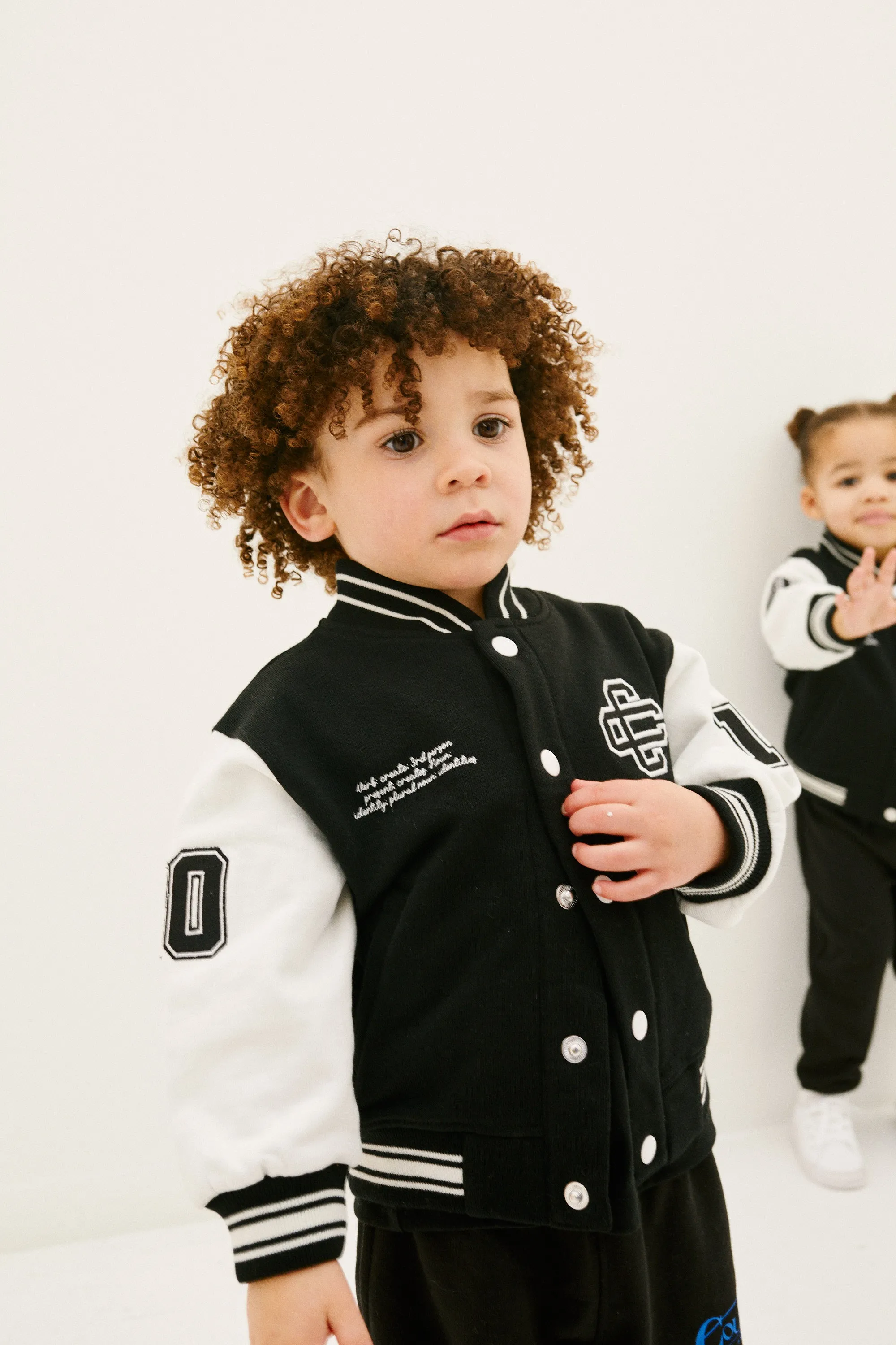 KIDS EMBLEM VARSITY BOMBER JACKET - BLACK