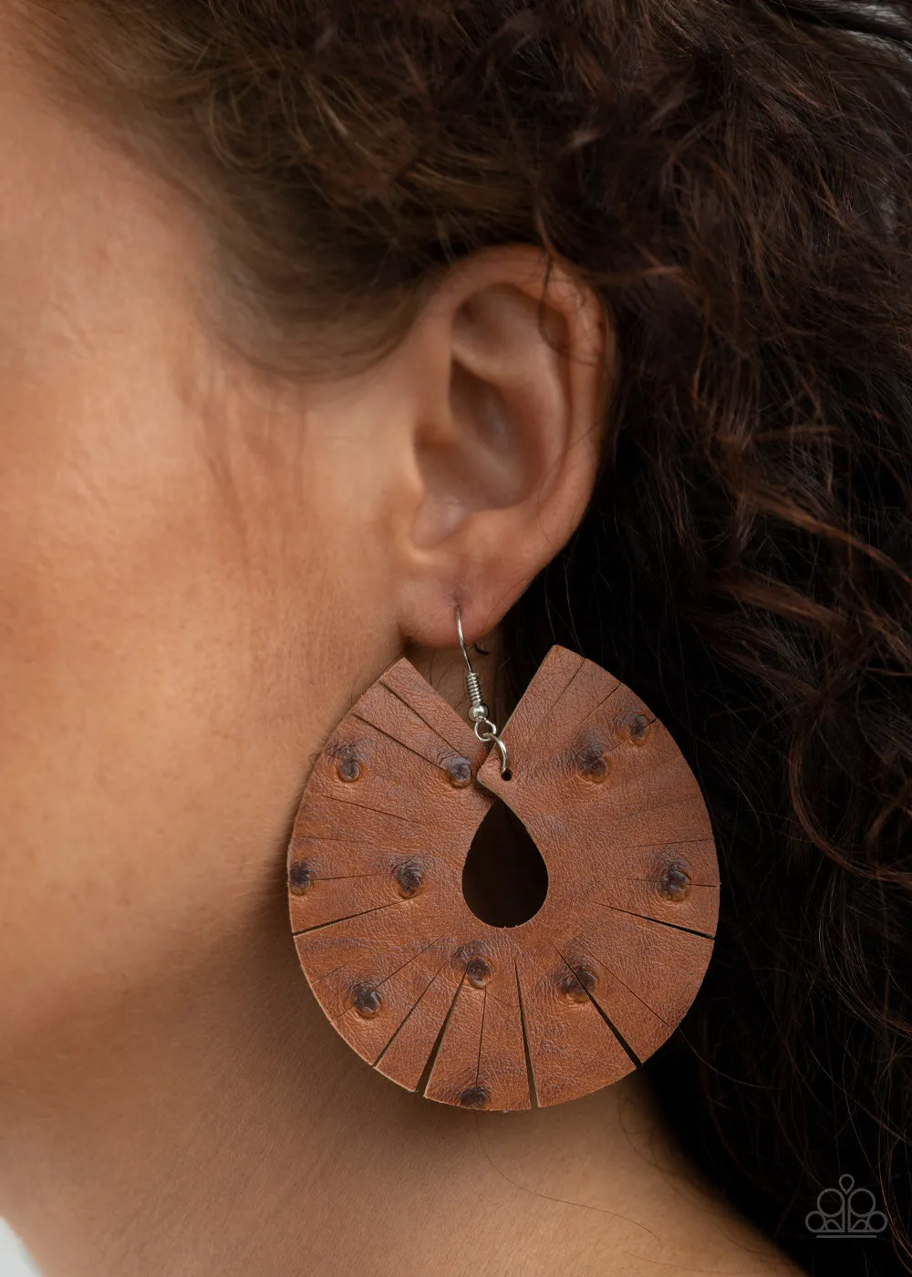 Palm Islands brown earrings - Paparazzi