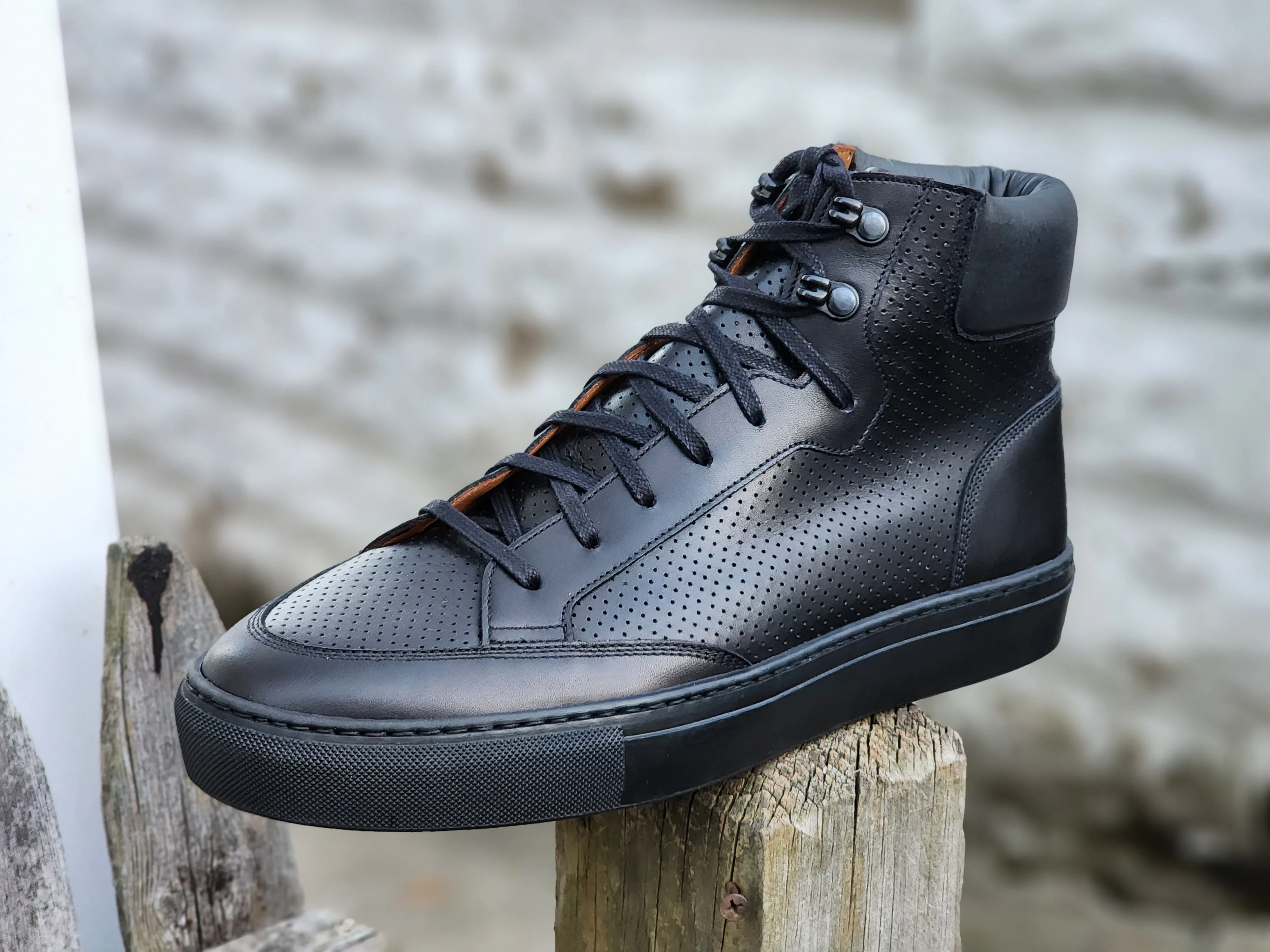 Richland Black Calf Perforated - Buy now