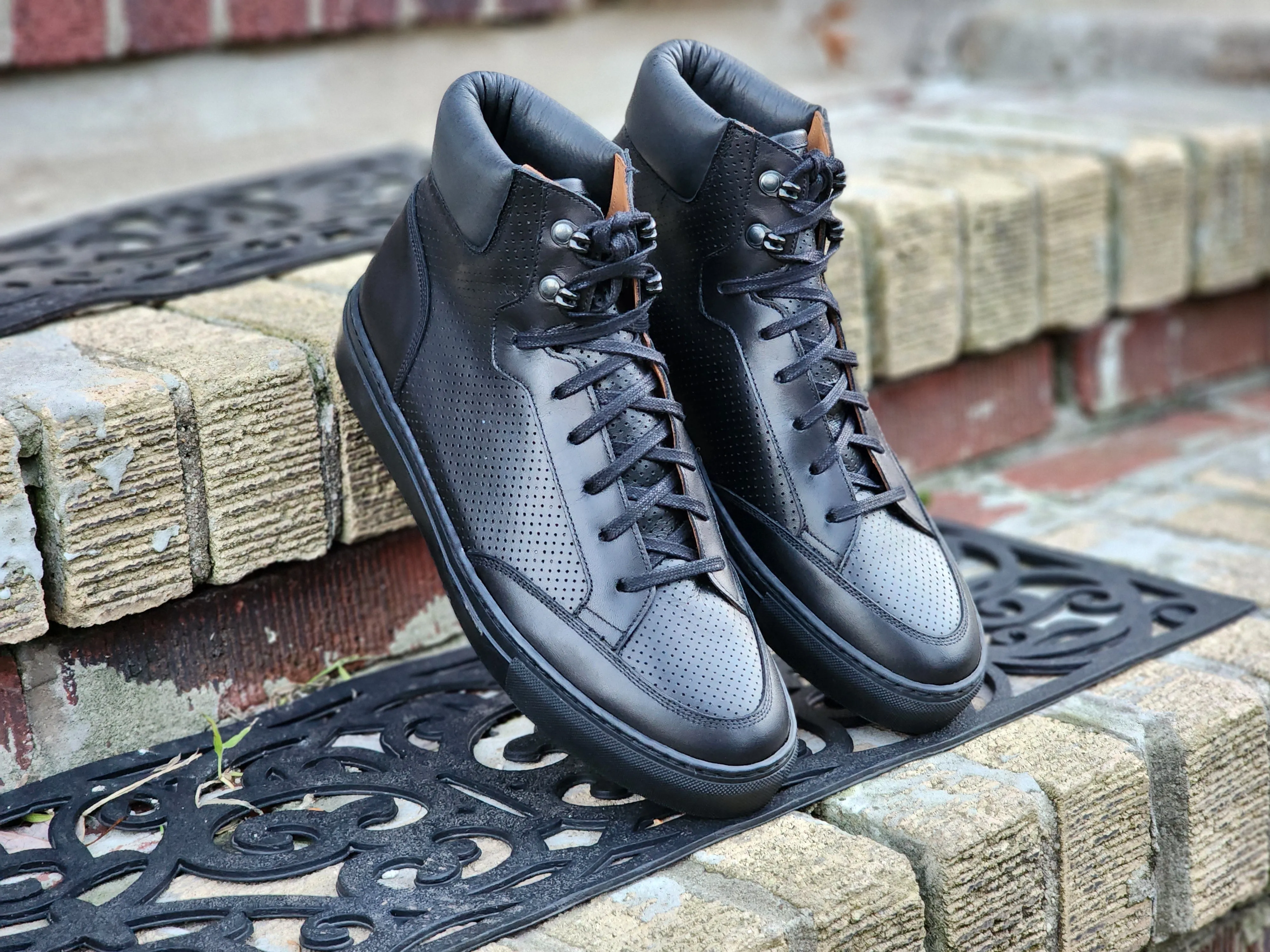 Richland Black Calf Perforated - Buy now