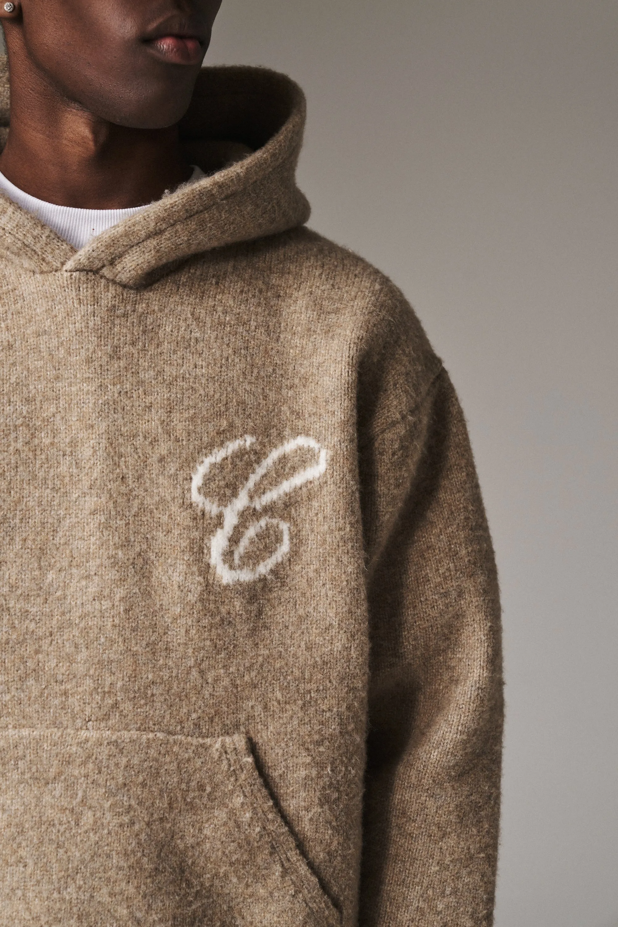 SCRIPT LOGO GRAPHIC KNITTED HOODIE - BEIGE